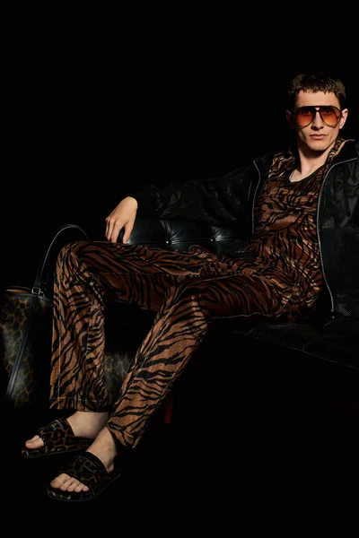Look 37